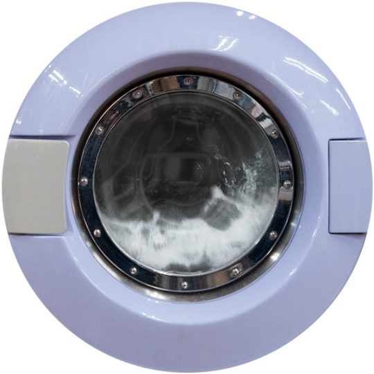 こだわりの水と洗剤を使用する洗濯機